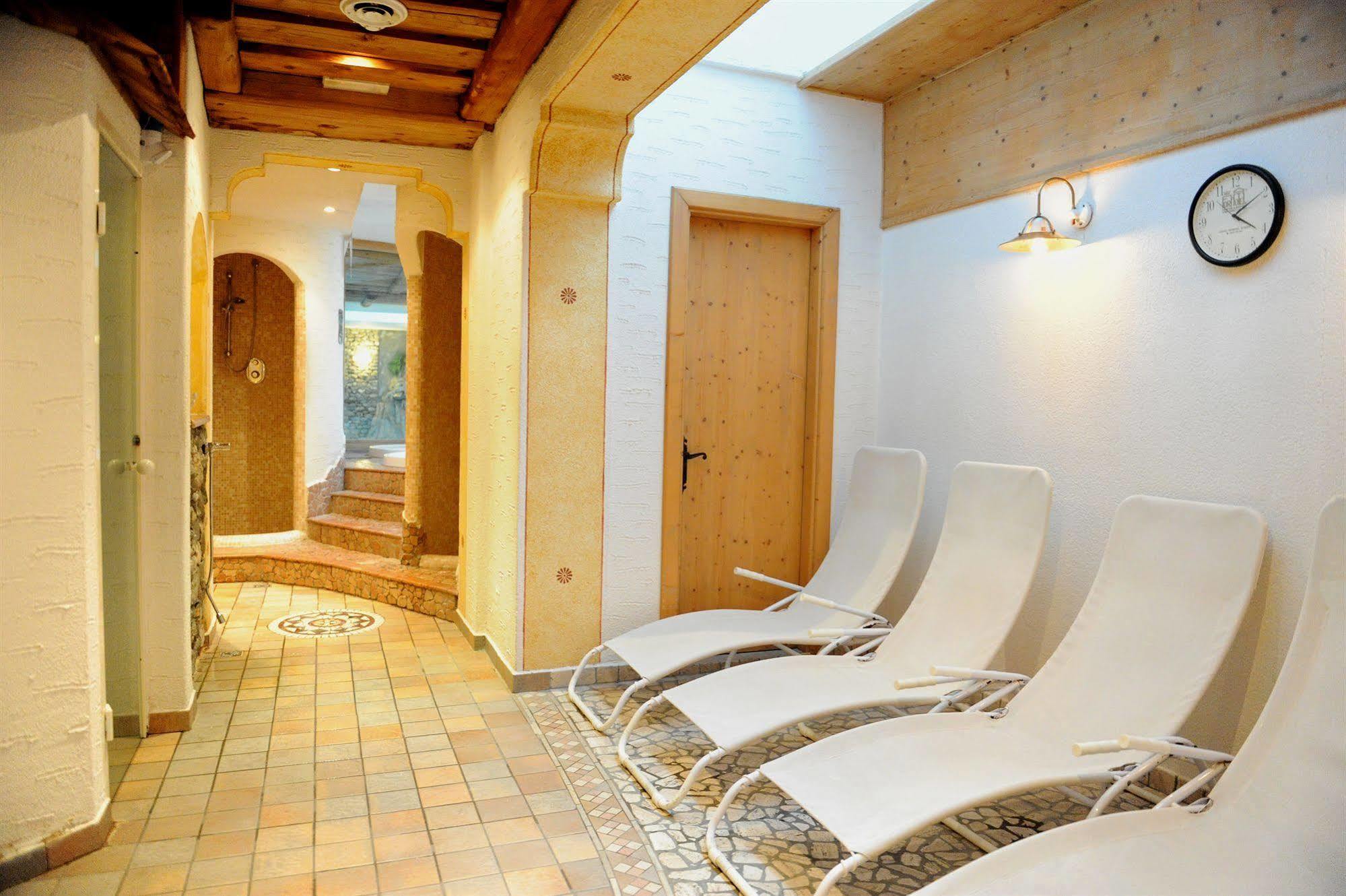 Hotel Helvetia Livigno Ngoại thất bức ảnh